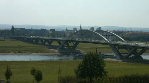 Waldschloesschenbruecke, Dresden Vídeo Stock 65019556