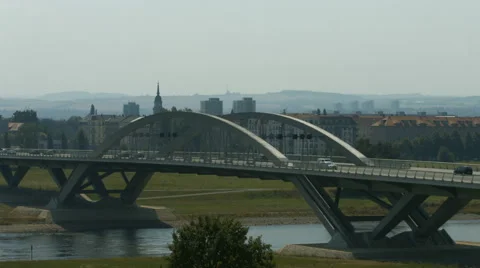Waldschloesschenbruecke, Dresden Vídeo Stock 65021543