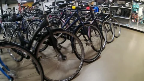 Walk along the different bicycle models Video stock 194492679