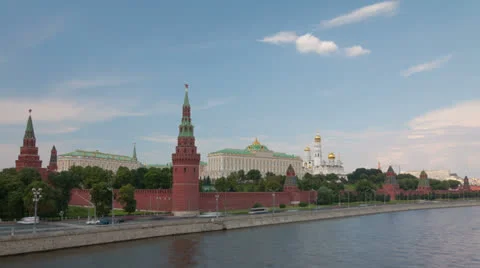 Walk along Kremlin wall hyperlapse Stockbeeldmateriaal 25421220