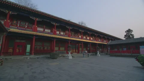Walk in ancient buildings in China Video stock 130984672