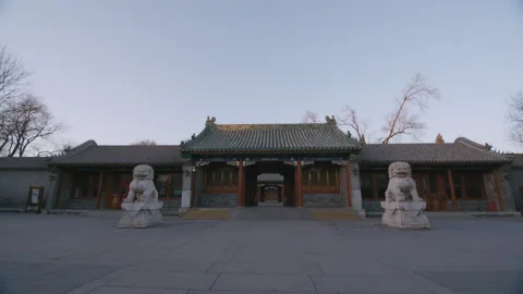 Walk in ancient buildings in China Vídeos de archivo 131044430