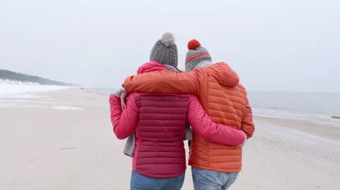 Walk on the beach nice interaction Video stock 62725733