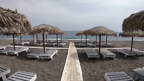 Walk to the beach of Santorini Stock-Footage 107498131