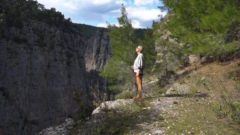 Walk at cliff Video stock 105010014