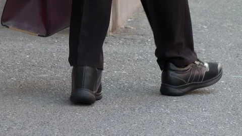 To walk in street 1 Stock-Footage 327399755