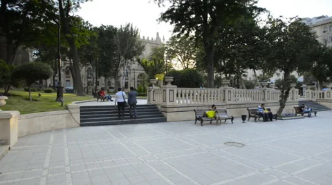 Walk through the beautiful park Stockbeeldmateriaal 63067735