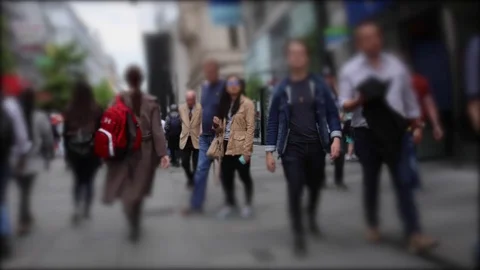 Walkin on the city streets Video stock 76045535