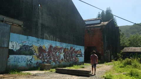 WALKING INTO ABANDONED BUILDINGS Vídeos de archivo 235864353