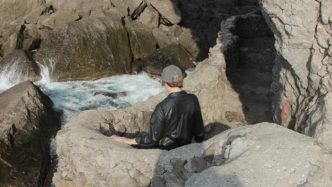 Walking along mountain path. Golitsyn trail, Crimea Vidéo 167494420