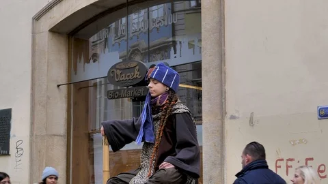 Walking along the old Prague. Architecture and art. 스톡 동영상 102962011