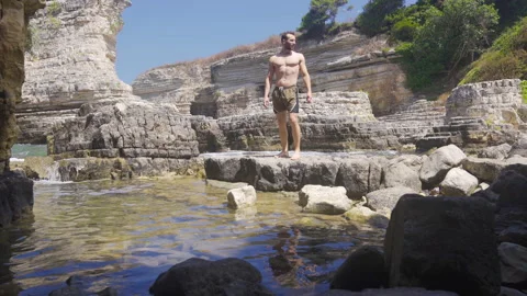 Walking along the seashore. 스톡 동영상 212498923