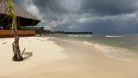 Walking on the beach in Cancun Video stock 225238946