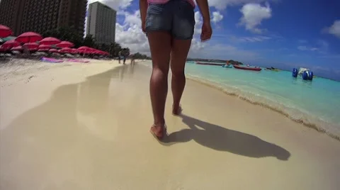 Walking on the beach Video stock 46770298