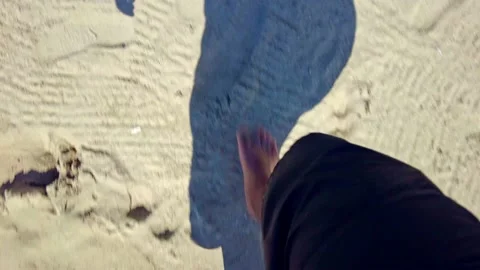 Walking on the beach  스톡 동영상 150285701