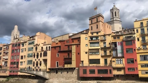 Walking on bridge enter to Girona’s Old Quarter, Spain Video stock 219811818