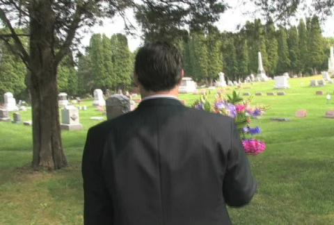 Walking in Cemetery 4 Stock-Footage 530546