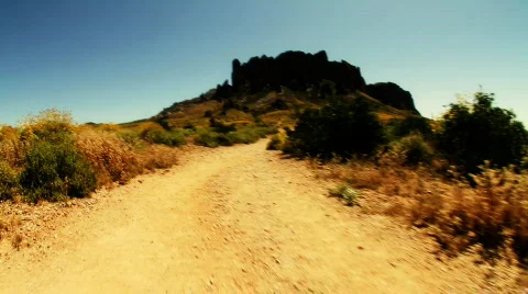 Walking in desert Видео 739638