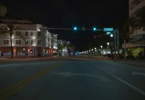 Walking Down a Empty Street Vidéo 129791381