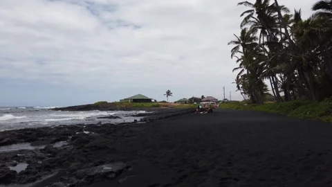 Walking Down Punalu'u beach black sand beach hawaii Trim (3) Vídeo Stock 165147443