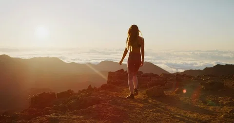 Walking to the edge Stock Footage 107409796