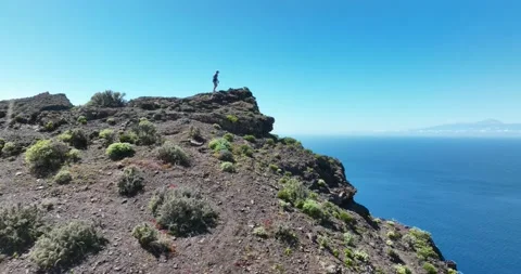 Walking on the Edge Stockbeeldmateriaal 235873368