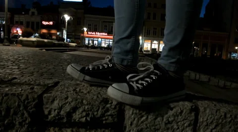 Walking on the edge of the pavement, foot front foot 스톡 동영상 37872284