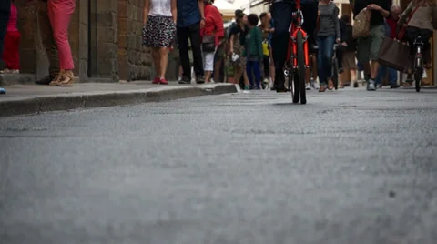 Walking in Florence (3 of 13) Stock Footage 32197831
