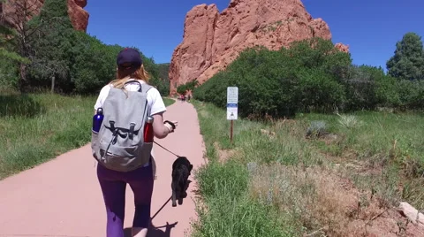 Walking at Garden of the Gods Stock-Footage 66884980