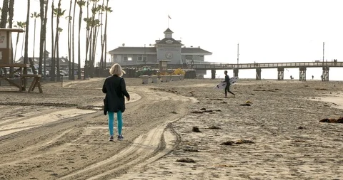 Walking at he Beach Stock-Footage 102153754