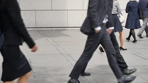 Walking the Japanese workers, no face Stockbeeldmateriaal 81133784
