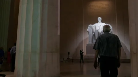 Walking into lincoln memorial 스톡 동영상 57202368