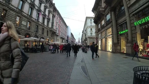 Walking in Milan for shopping Stock Footage 83942743
