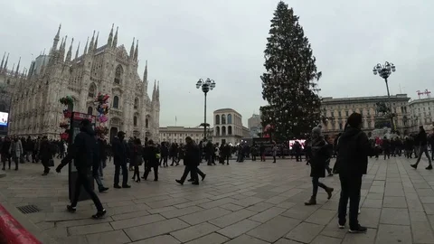 Walking in Milan for shopping Stock Footage 84308523