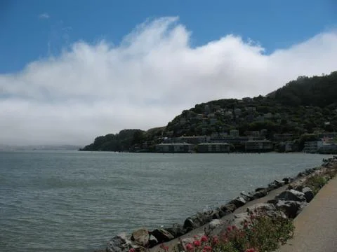 Walking Path Along the Bay 库存照片