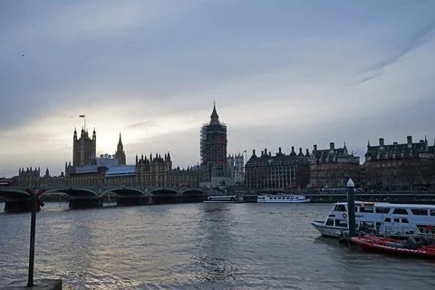 The walking path in front of The Elizabeth big ben Stock Photos