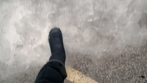 Walking point of view Reveal Shot Of Hallstatt Mountain Village Austria Winter Stock-Footage 86248228
