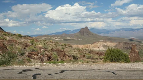 Walking on Route 66 库存影片 36739112