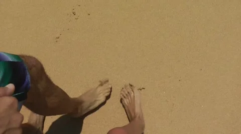 Walking on the Sand Beach 스톡 동영상 61752628