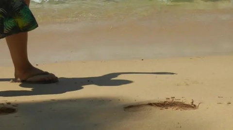 Walking on the Sand Beach 스톡 동영상 61753721