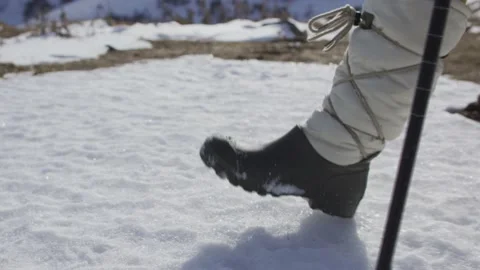 Walking on snow Stock Footage 138508639