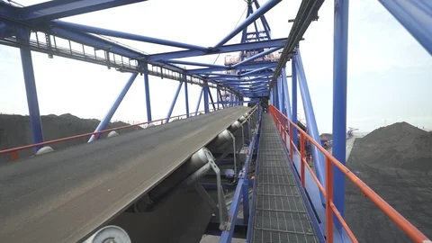 Walking on stacker reclaimer Stock-Footage 123785186