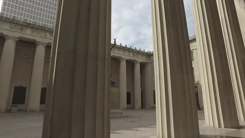 Walking up to a statue Stock Footage 85636706