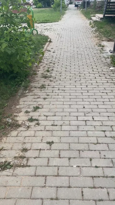 Walking on a Street – Pedestrian Point of View in an Urban Environment 4K Vidéo 201605327