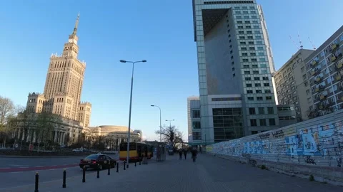 Walking the streets hyperlapse Video stock 153937383