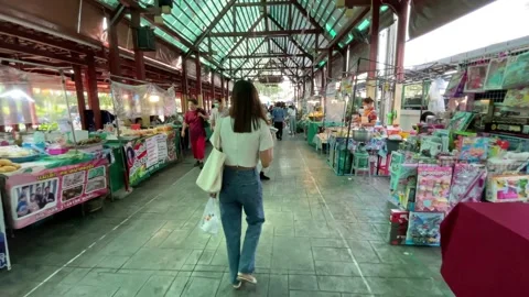 Walking at Taling Chan Weekend Floating Market. Street food vendors - POV shot Video stock 172366224
