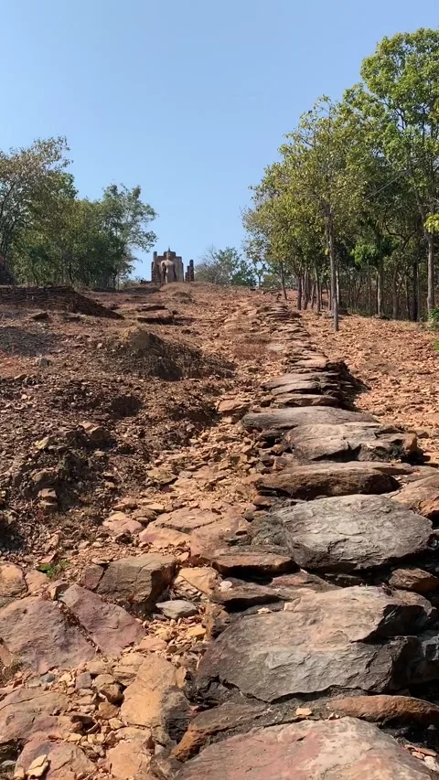 Walking to a temple in Sukhothai 動画素材 344951785