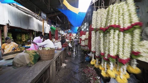 Walking through Devaraja market, Mysore, India. Smooth Gimbal Steadicam shot. Stock Footage 93622104