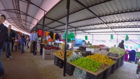 Walking through a middle eastern marketplace Video stock 79020022
