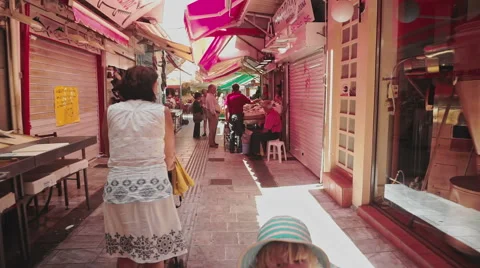 Walking Through the Oldtwon of Rethymno 動画素材 59956522
